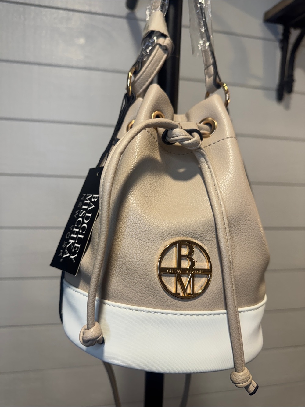 NWT Badgley Mischka Beige and White Drawstring Bucket Bag